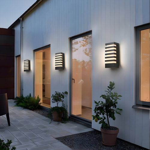 Black Outdoor Waterproof Aluminum LED Wall Sconce for Garden